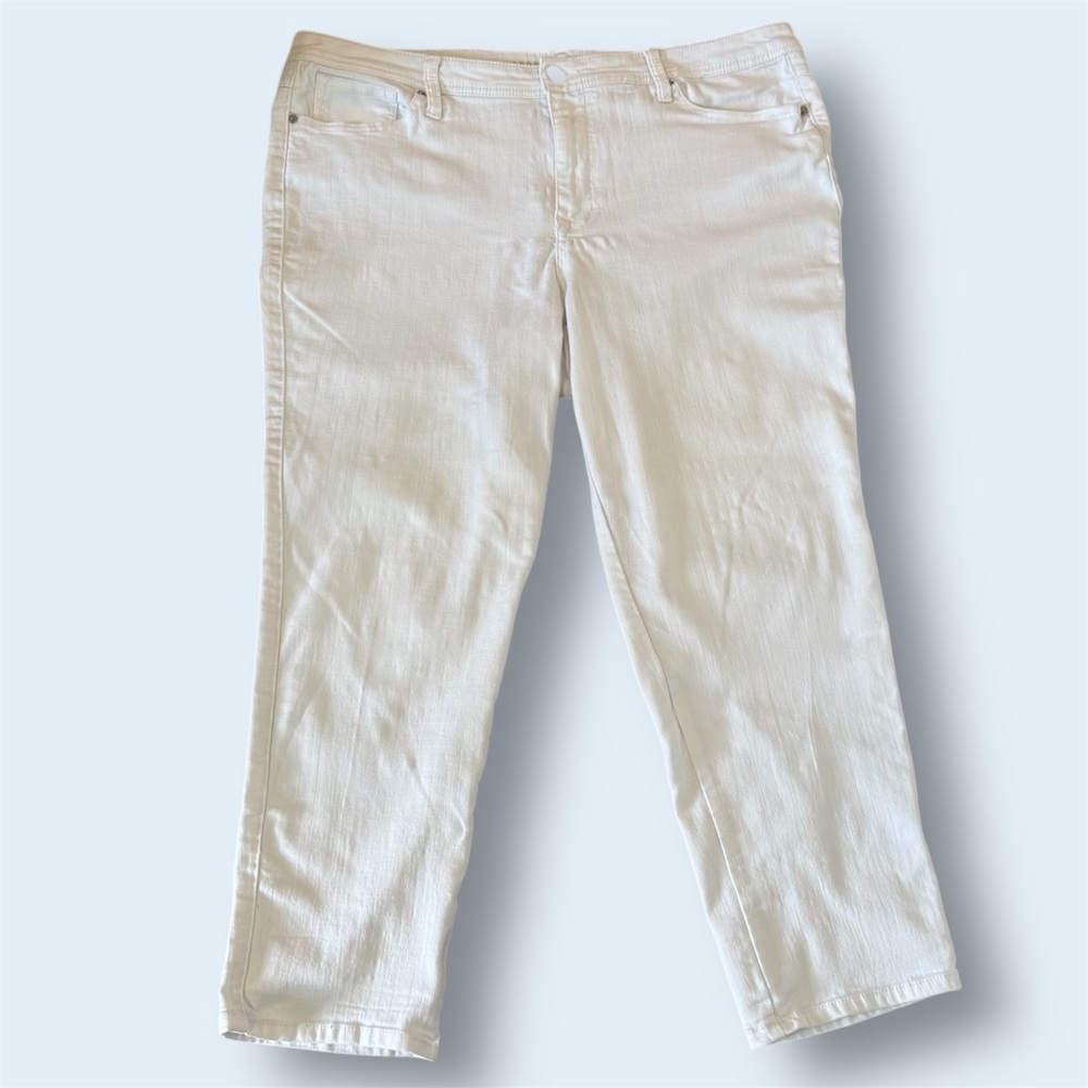 W62 Signature Fit Women's Relaxed Crop Size 18 White Denim Jeans Stretch Comfort